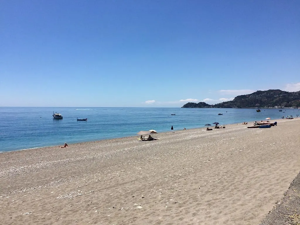 Casa vacanze Villa Torre dei Pirati Letojanni